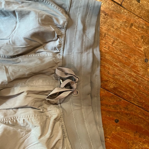 Lululemon gray joggers - Picture 3 of 3